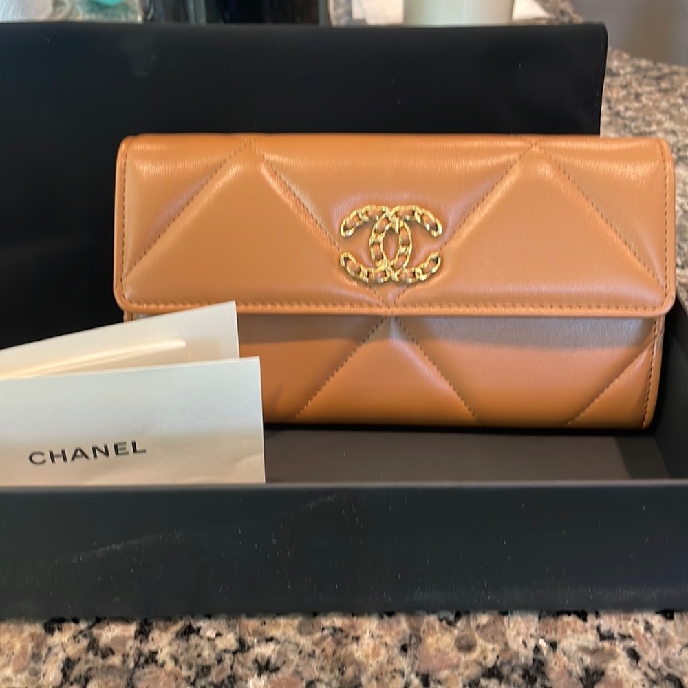 Brand New CHANEL 19 LONG FLAP WALLET